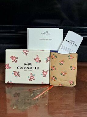 New COACH Floral Bloom Phone Pocket Sticker Polished Pebble Leather Card Holder